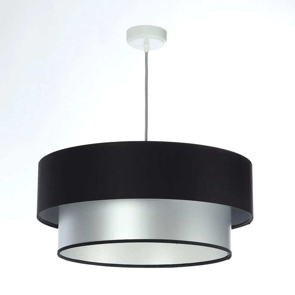 Suspension luminaire duo avec abat-jour noir mat et anneau intérieur argenté suspendue par chaîne métallique fine
