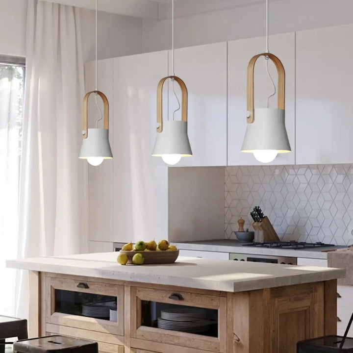 Suspension luminaire nordique vert pastel avec bois design