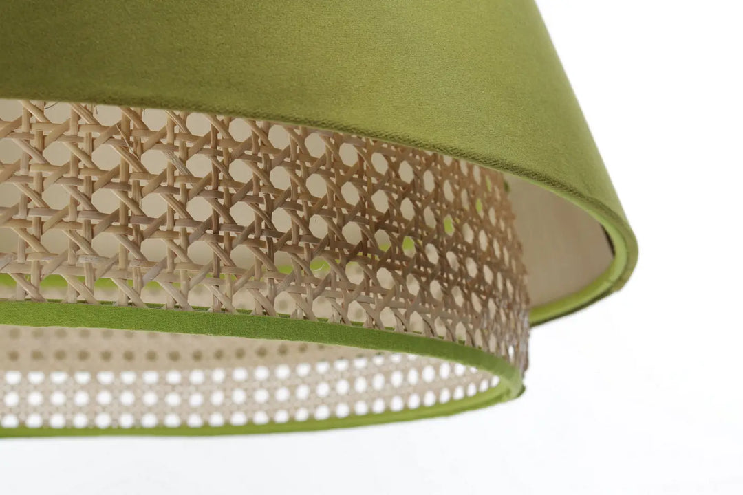 Suspension luminaire olive en tissu vert citron avec design en treillis rotin tressé sensei rattan