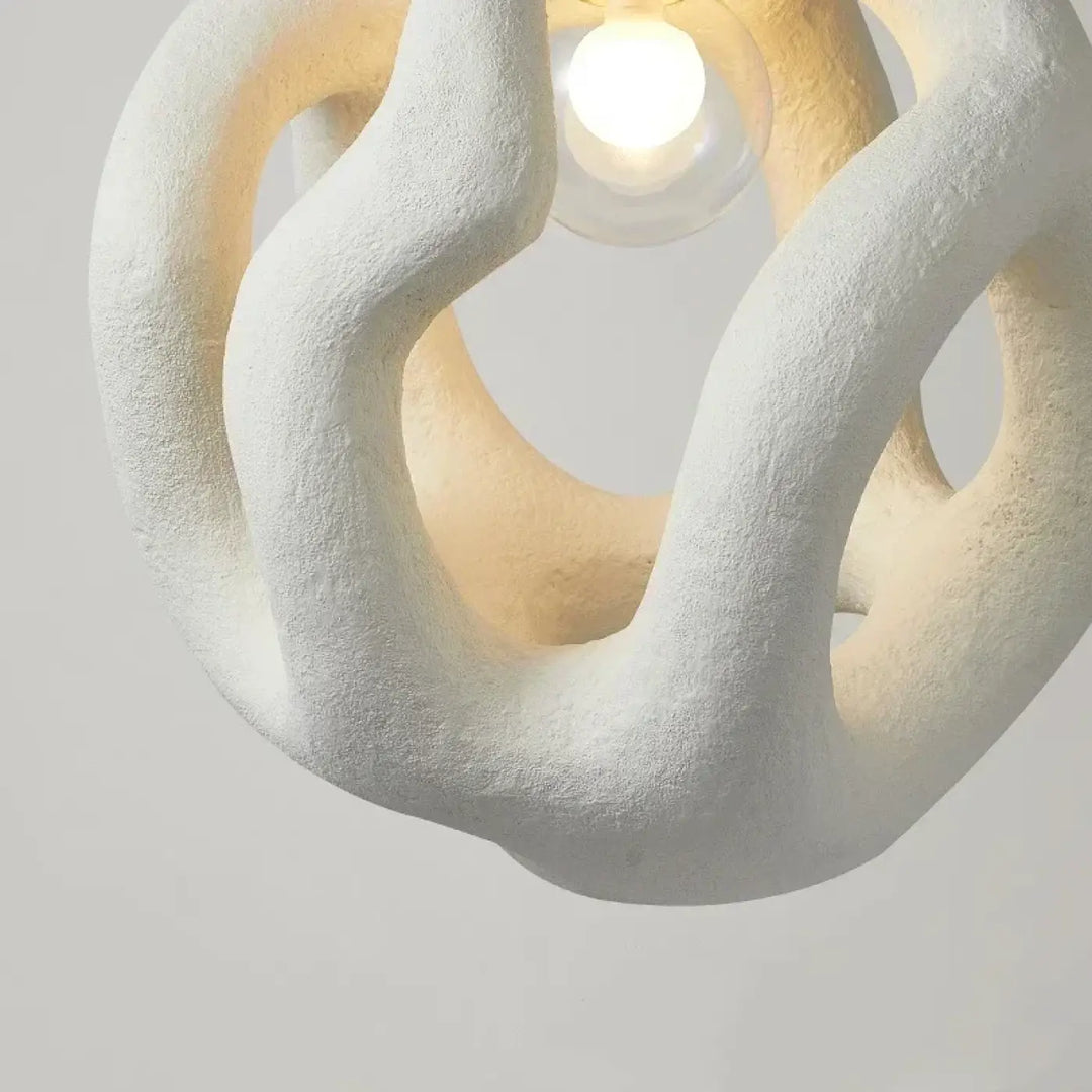 Suspension Luminaire Orignal Au Design De Cocon Résine Blanc Ou Noir