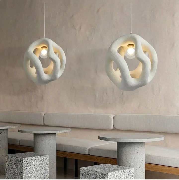 Suspension Luminaire Orignal Au Design De Cocon Résine Blanc Ou Noir