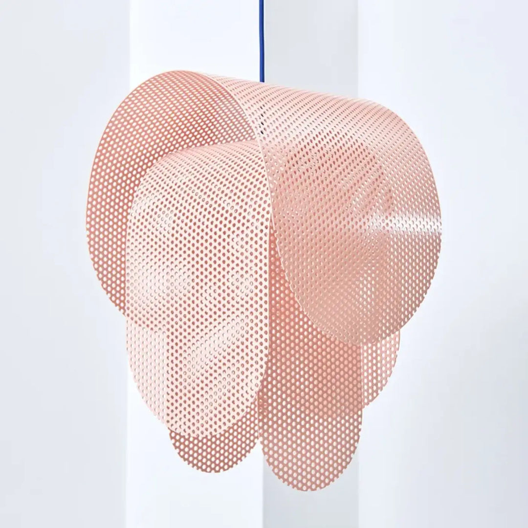 Suspension luminaire rose effet grillage au style original