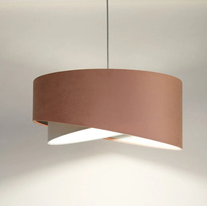 Suspension luminaire galaxy jasmin avec abat-jour cylindrique en tissu rose pâle et anneau intérieur blanc intégré