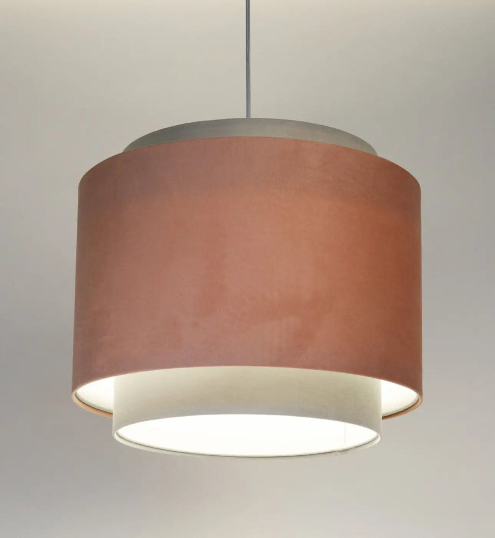 Suspension luminaire doblo jasmin en cuivre mat avec intérieur blanc en suspension luminaire rose poudré