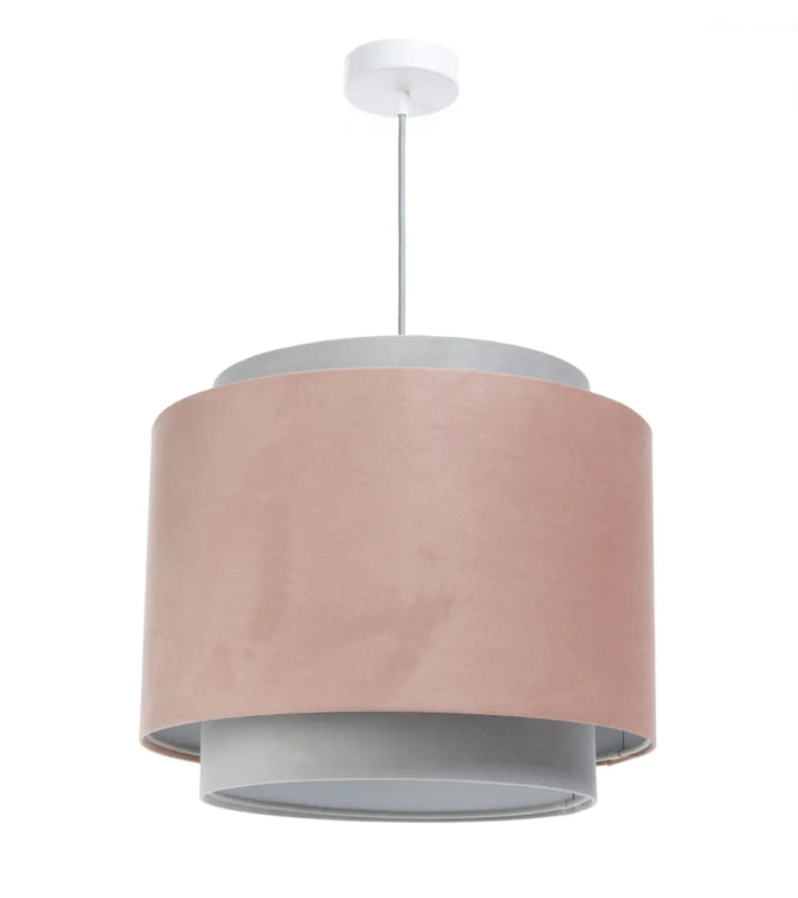 Suspension luminaire rose poudré en velours rose doux avec cadre metal gris et chaine suspendue élégante