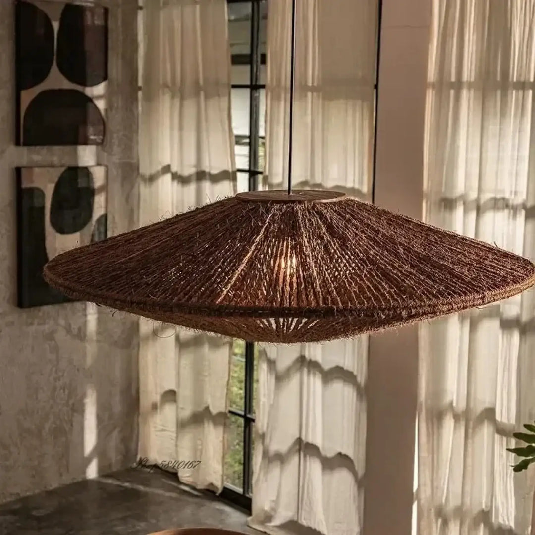 Suspension luminaire en rotin tréssé marron haut de gamme

