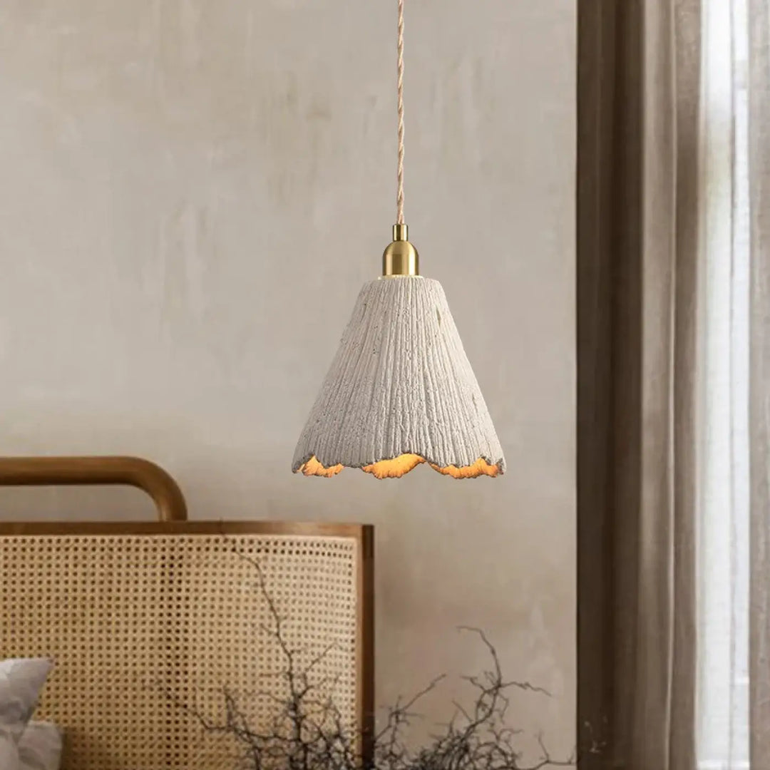 Suspension scandi chic ciment texturé et doré beige chic