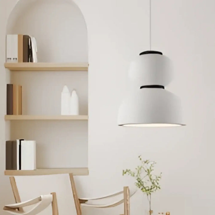 Suspension luminaire cordia blanc à étages avec design moderne et élégant, luminaire scandinave parfait pour intérieur contemporain