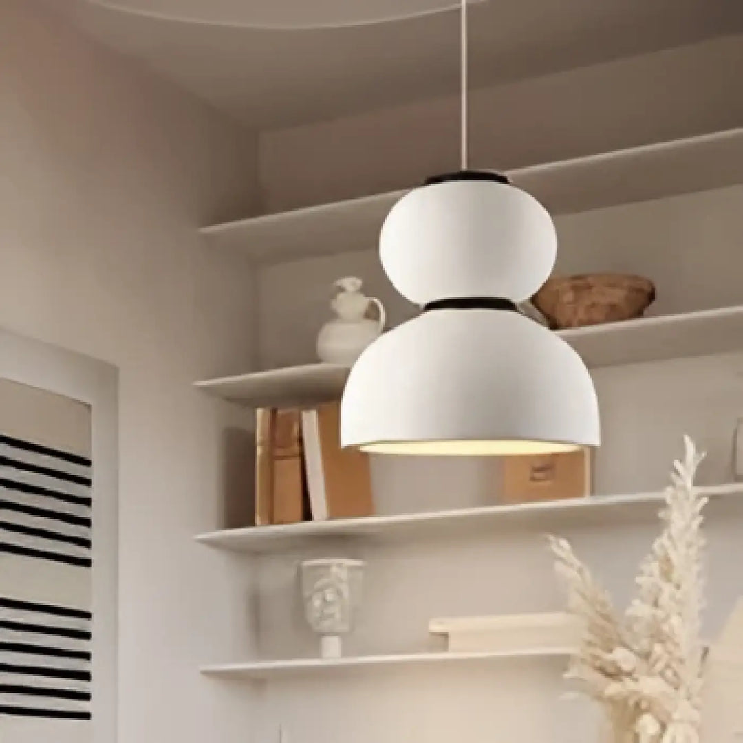 Suspension luminaire scandinave en céramique blanche avec design moderne à anneaux empilés modèle cordia