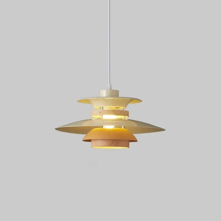 Suspension luminaire stratys avec disques superposés en métal chaud et bois suspendu par corde blanche design scandinave