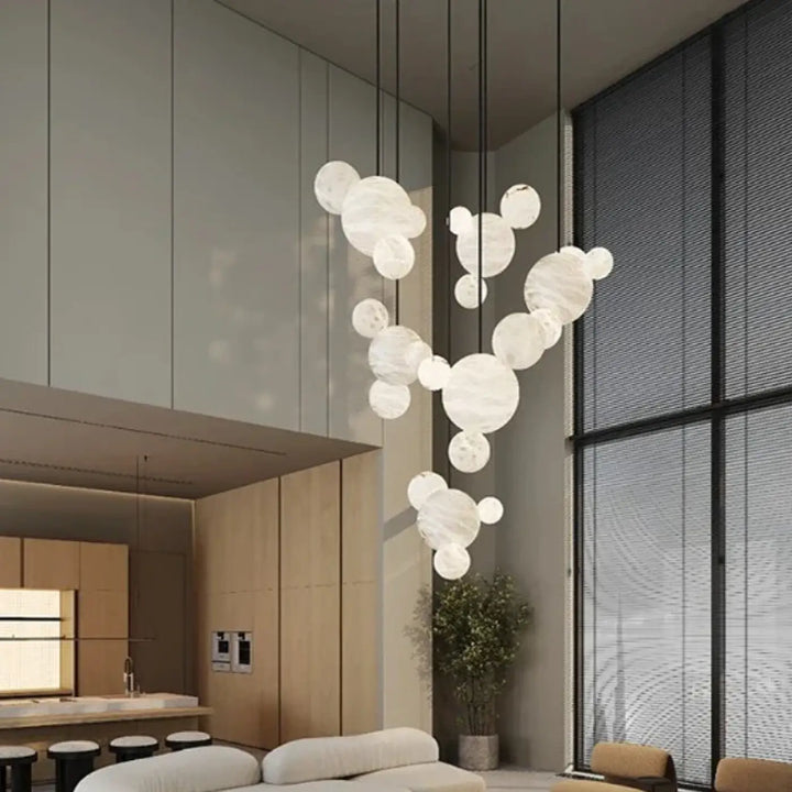 Suspension luminaire sculpturale en albâtre flottant