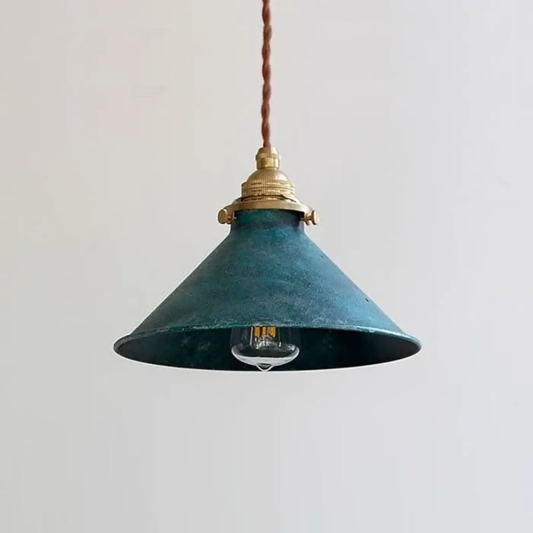Suspension luminaire ristike en métal texturé style atelier ancien avec abat-jour métal teal et support en laiton
