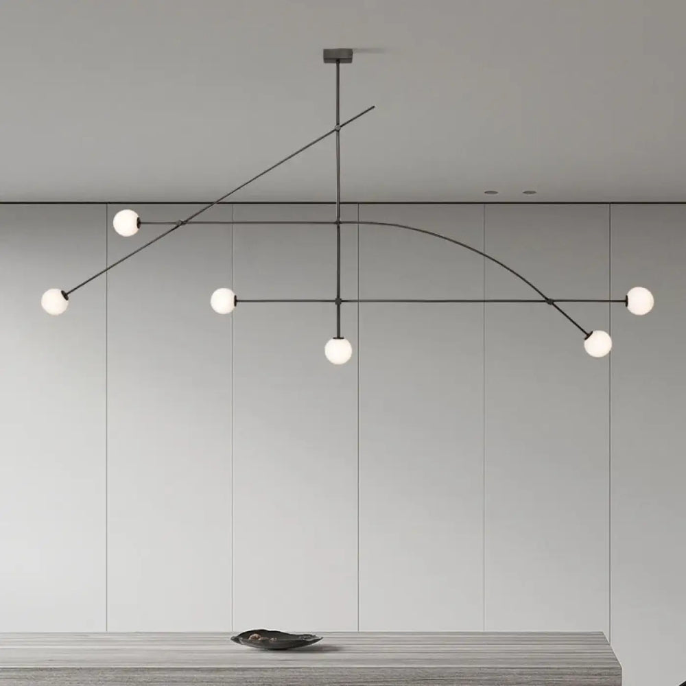 Suspension luminaire style moderne moack en métal noir avec cinq globes en verre blanc pour éclairage contemporain