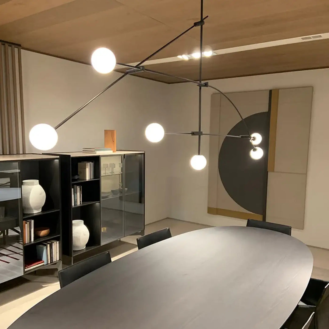 Suspension luminaire moack en métal noir moderne avec globes blancs sphériques en style moderne suspension luminaire style