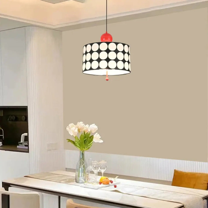 Suspension Luminaire au style rétro avec son abat-jour cylindrique

