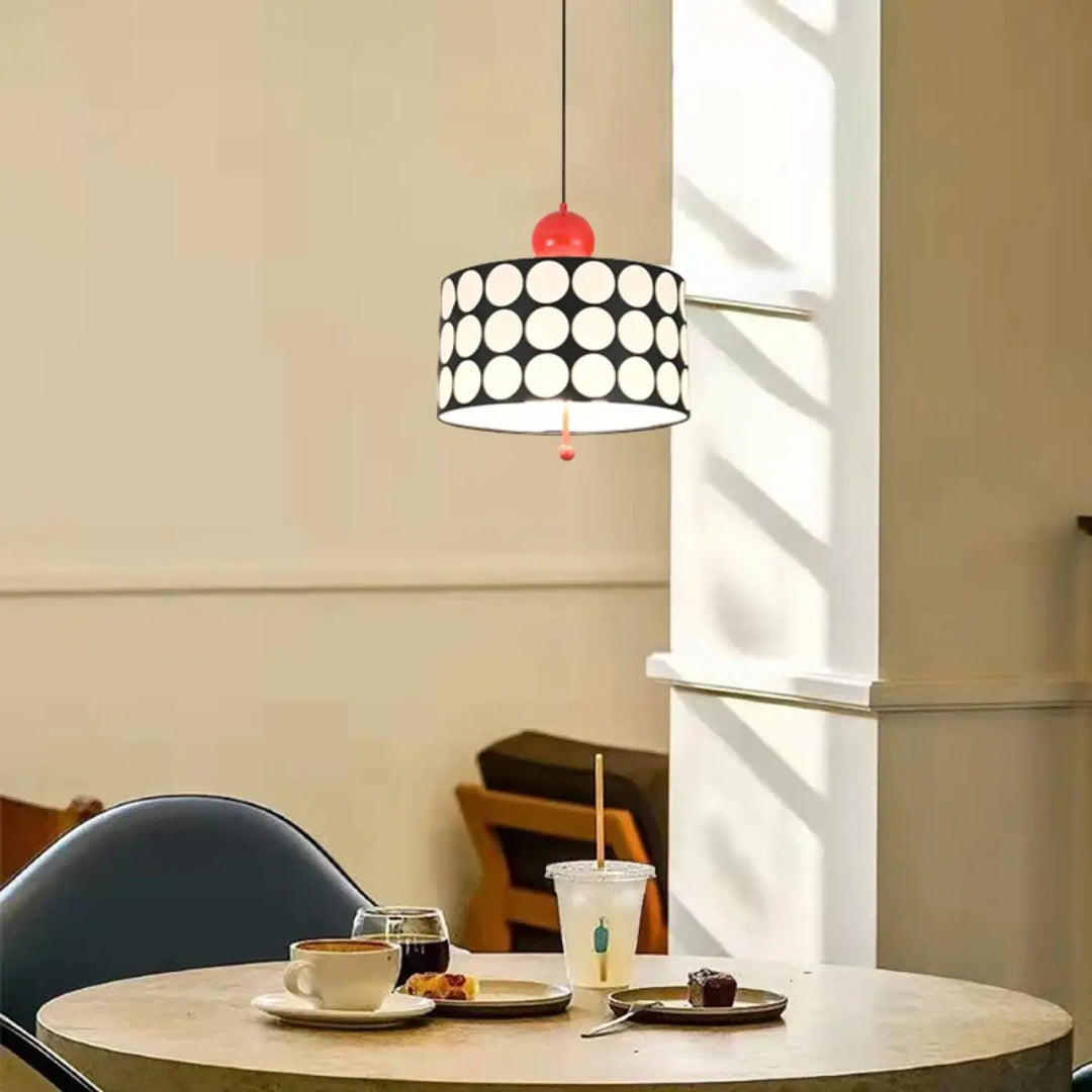 Suspension Luminaire au style rétro avec son abat-jour cylindrique

