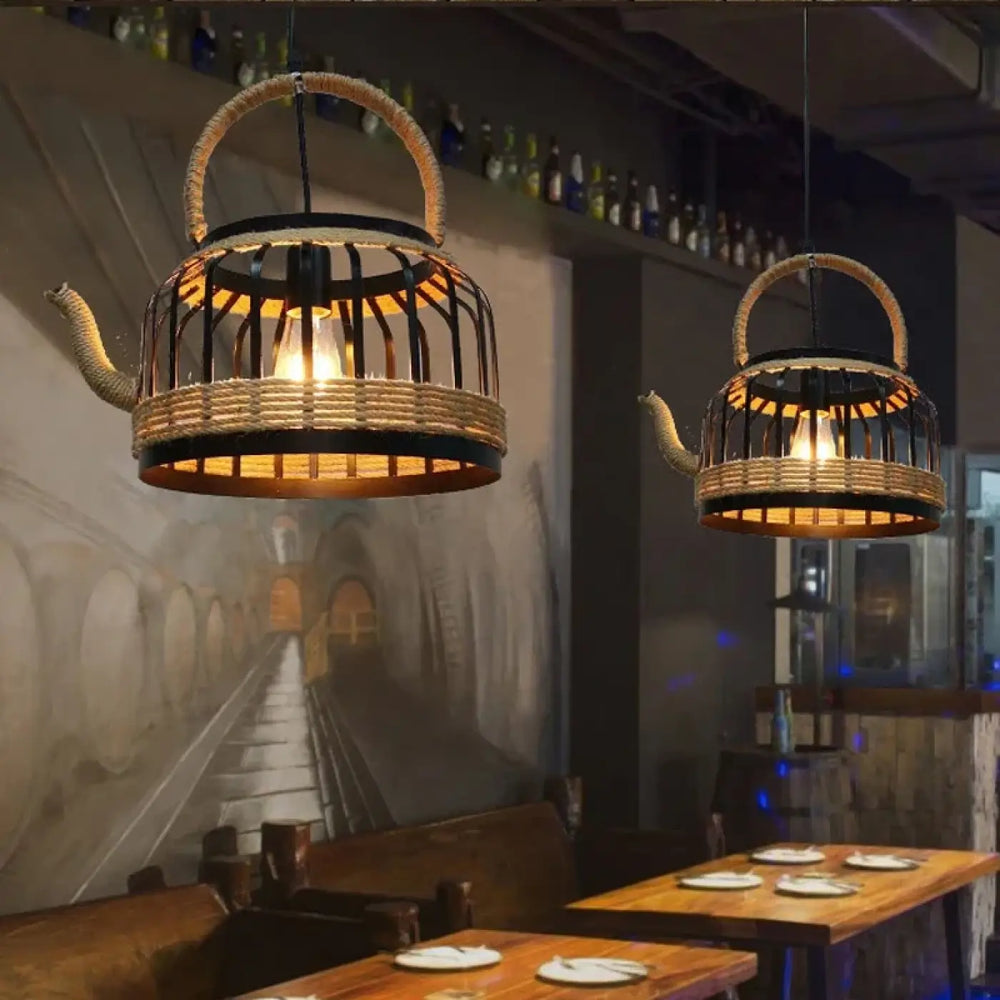 Suspension luminaire hemppa en forme de bouilloire en rotin et métal noir avec poignées en corde pour décoration intérieure lumière chaude