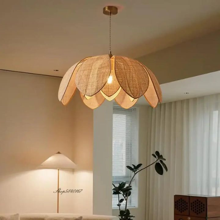 Suspension luminaire en tissu beige style artisanal élégant