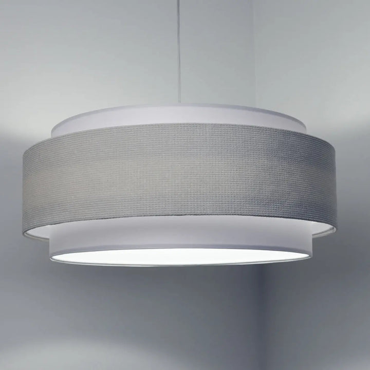 Suspension luminaire doblo classic en tissu blanc avec finitions raffinées et anneau intérieur blanc éclat diffusé