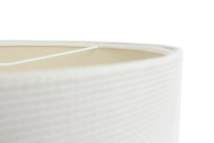 Suspension luminaire blanc crème avec abat-jour en tissu blanc crème texturé et intérieur crème subtilement nervuré