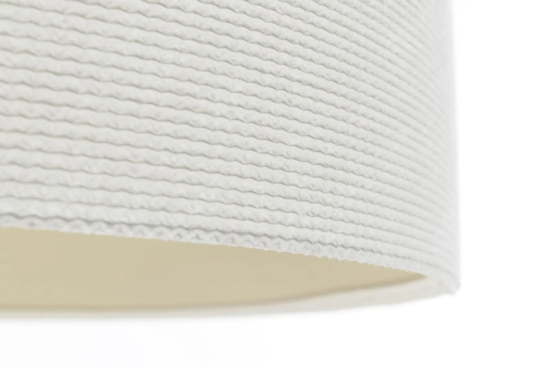 Suspension luminaire blanc crème avec abat-jour en tissu blanc crème texturé et doublure intérieure crème lisse