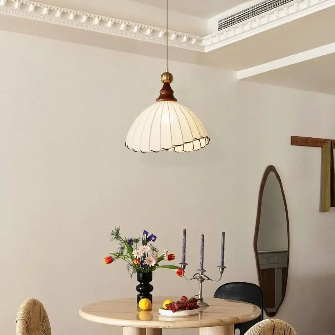 Suspension luminaire en tissu blanc vintage à allure chic