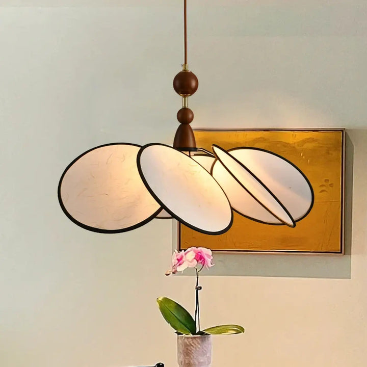 Suspension luminaire en tissu design scandinave au style épuré