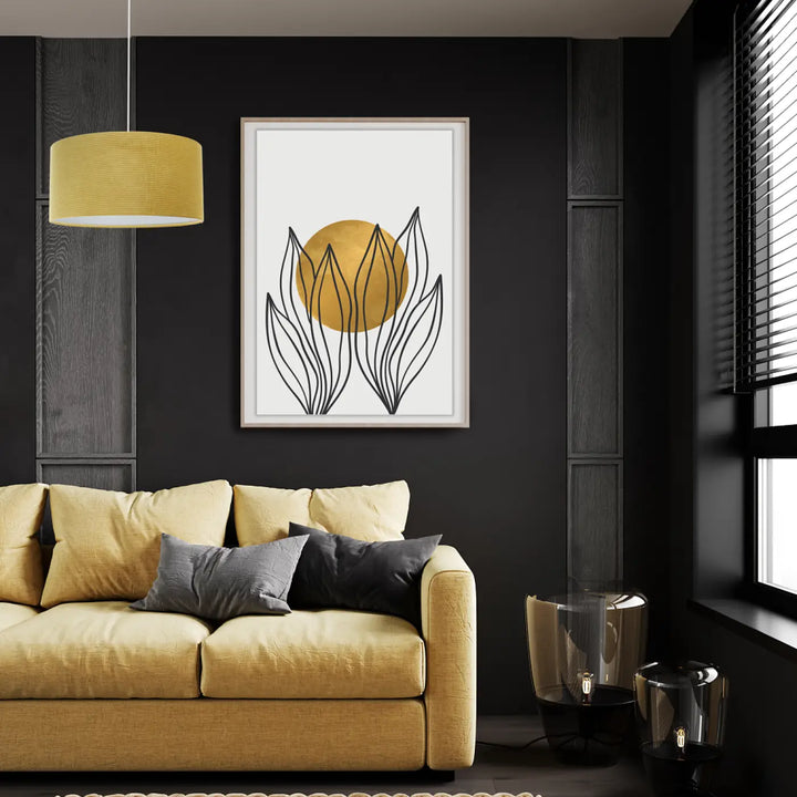 Suspension luminaire glamour structural velour en tissu jaune avec cadre minimaliste représentant un soleil doré et feuilles noires pour décoration intérieure prend