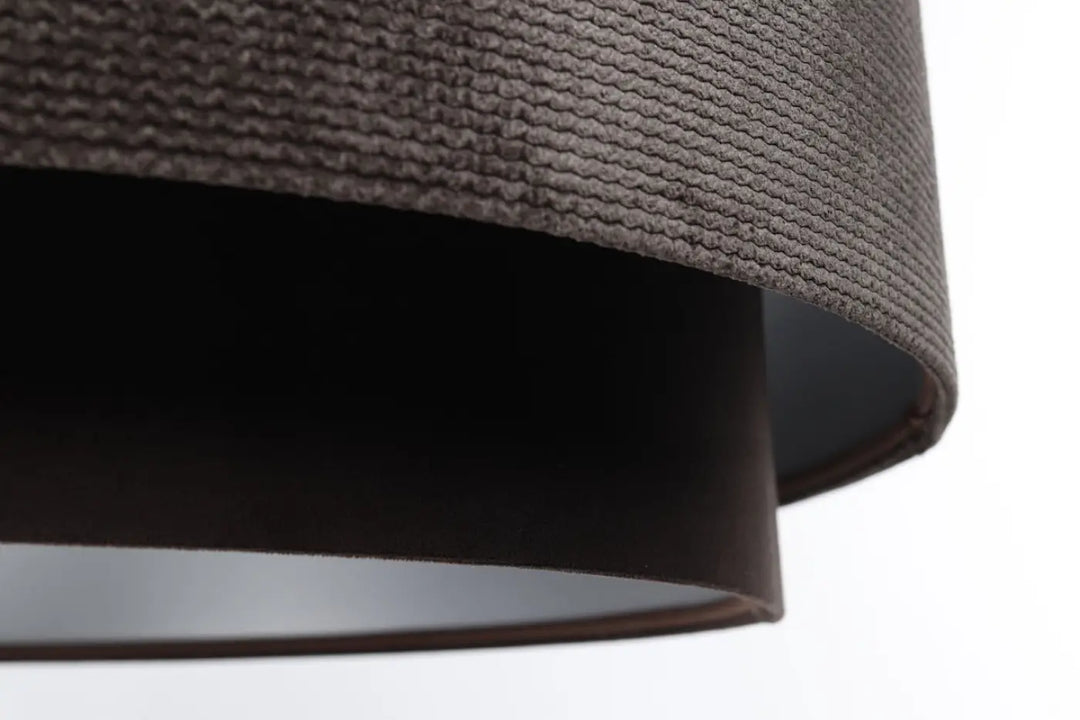 Suspension luminaire doblo classic avec abat-jour tissu marron tissé et finitions argent aux finitions mates et texturées