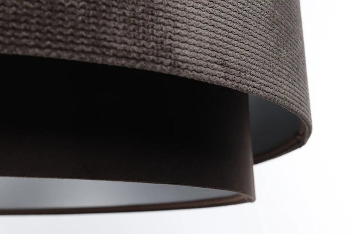 Suspension luminaire doblo classic avec abat-jour tissu marron tissé et finitions argent aux finitions mates et texturées