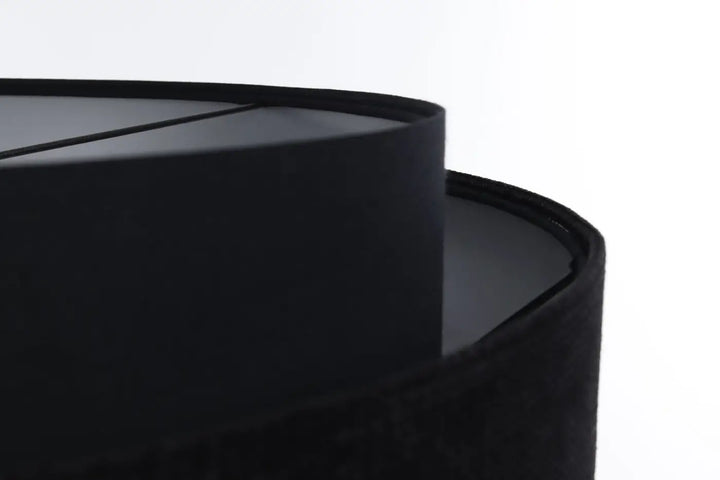 Suspension luminaire doblo classic avec abat-jour en tissu noir velours et intérieur argent aux finitions lisses