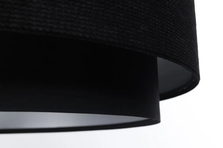 Suspension luminaire doblo classic avec abat-jour en tissu noir texturé et argent aux finitions lisses intérieures