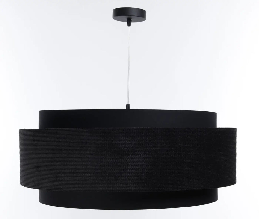 Suspension luminaire doblo classic avec tissu noir texturé et argent aux finitions métalliques élégantes au plafond