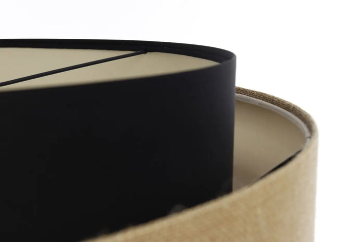 Suspension luminaire doblo classic avec abat-jour en tissu noir mat texturé qui participe à créer une ambiance élégante