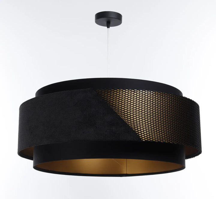 Suspension luminaire doblo classic noir doré avec anneau en tissu noir velouté aux finitions dorées et panneau en maille