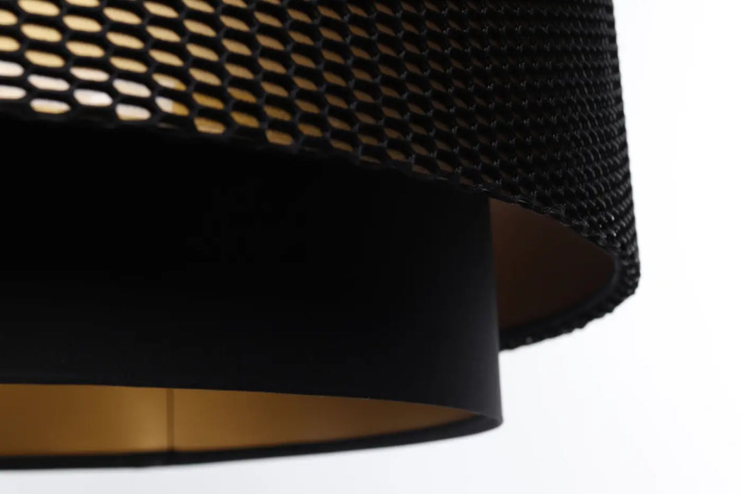 Suspension luminaire doblo classic tissu noir aux finitions dorées avec abat-jour tissé texturé à motif nid d’abeille