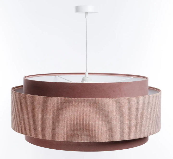 Suspension luminaire doblo classic avec abat-jour tissé beige et finitions blanc aux textures rose et marron mat