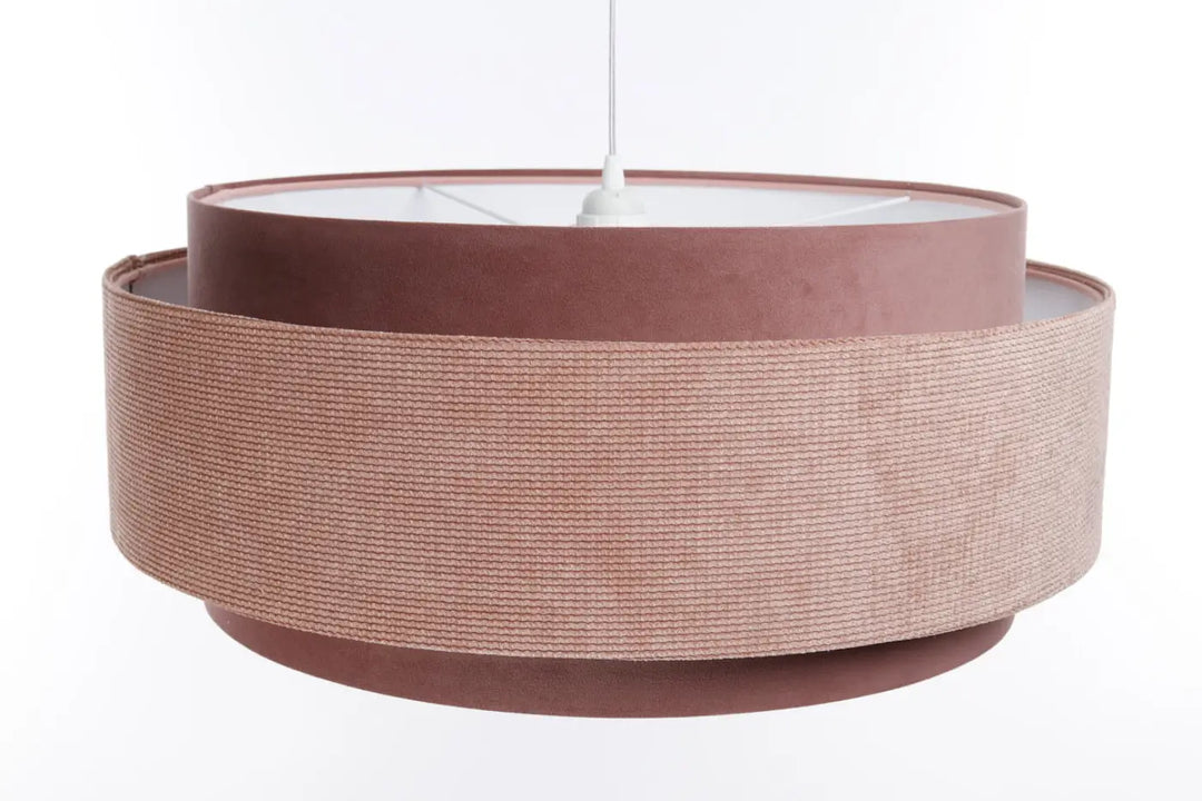 Lampe de table cylindrique conique à base en bois foncé avec abat-jour en tissu beige texturé suspension luminaire blanc aux finitions