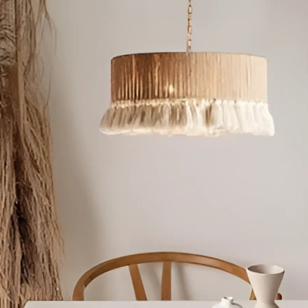 Suspension luminaire duna beige en tissu tissé avec franges et style bohème pour une ambiance chaleureuse
