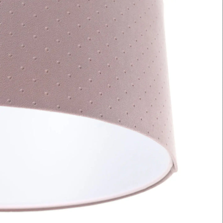 Suspension luminaire classic jasmin avec abat-jour tissu violet clair mauve doux à texture ponctuée subtile et intérieur blanc lisse