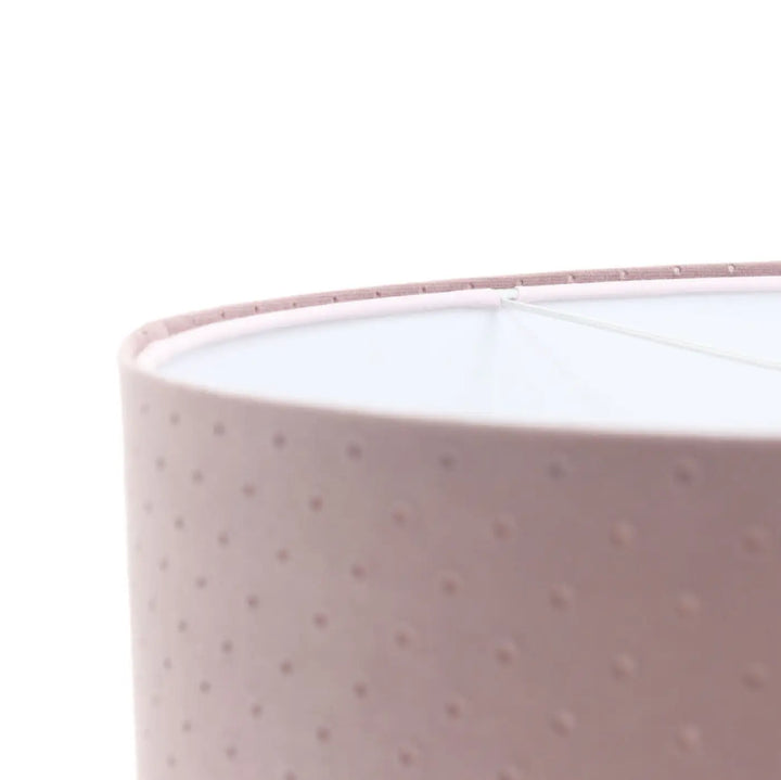 Suspension luminaire classic jasmin violet clair avec abat-jour rose poudré en tissu violet à texture discrète ponctuée