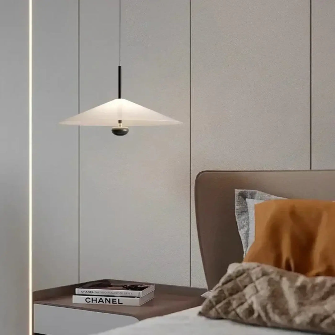 Suspension luminaire en verre blanc design épuré et moderne