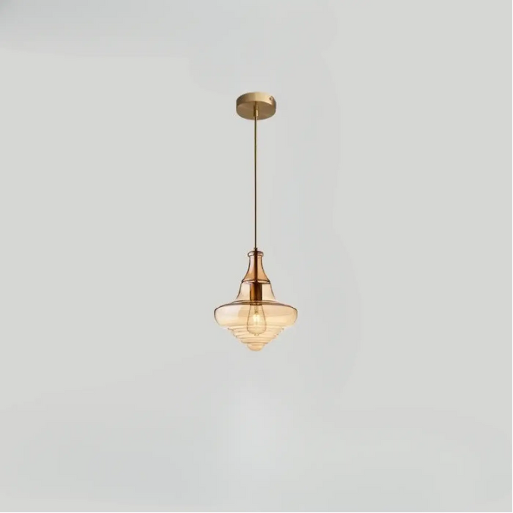 Modern suspension luminaire ondor avec cadre en métal finition laiton et abat-jours en verre ambré superposés