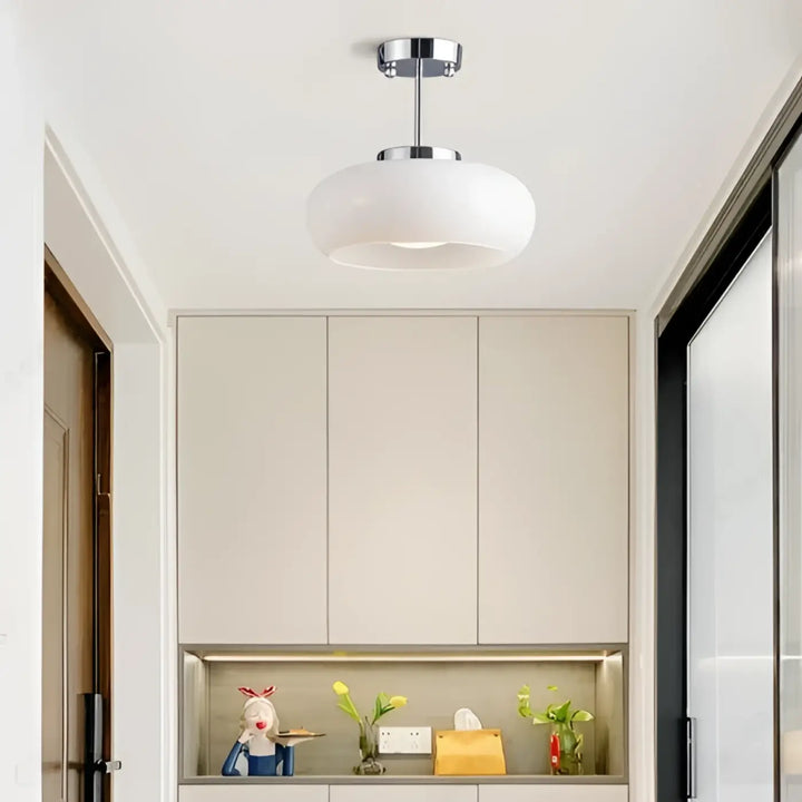 Suspension luminaire melora avec verre teinté blanc moderne et support chrome élégant en verre teinté aux finitions raffinées