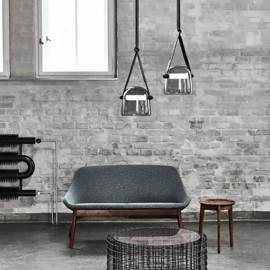 Suspension luminaire en verre teinté gris et à câble noir et original

