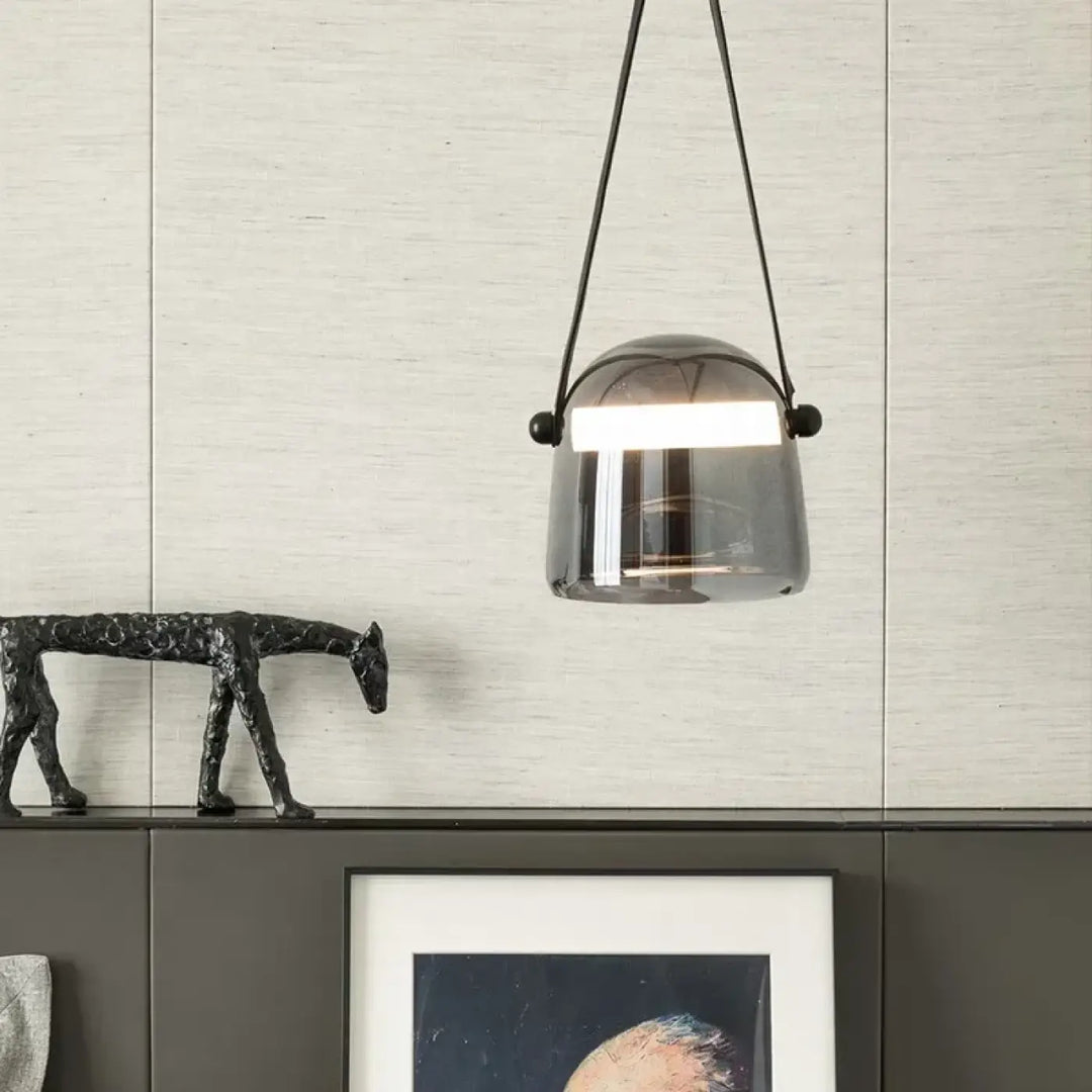 Suspension luminaire en verre teinté gris et à câble noir et original

