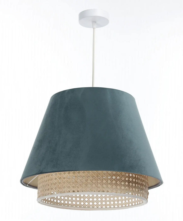 Suspension luminaire vert en velours teal avec base en cannage tressé pour un éclairage élégant et naturel