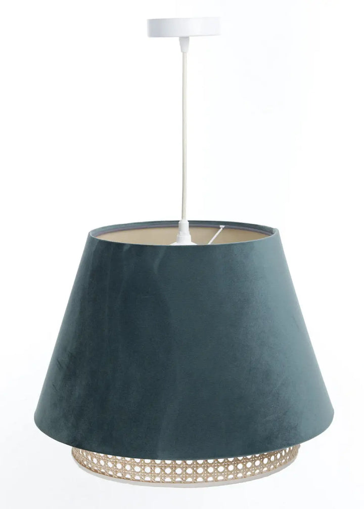 Suspension luminaire vert sensei rattan avec abat-jour en velours teal et base en métal doré tressé