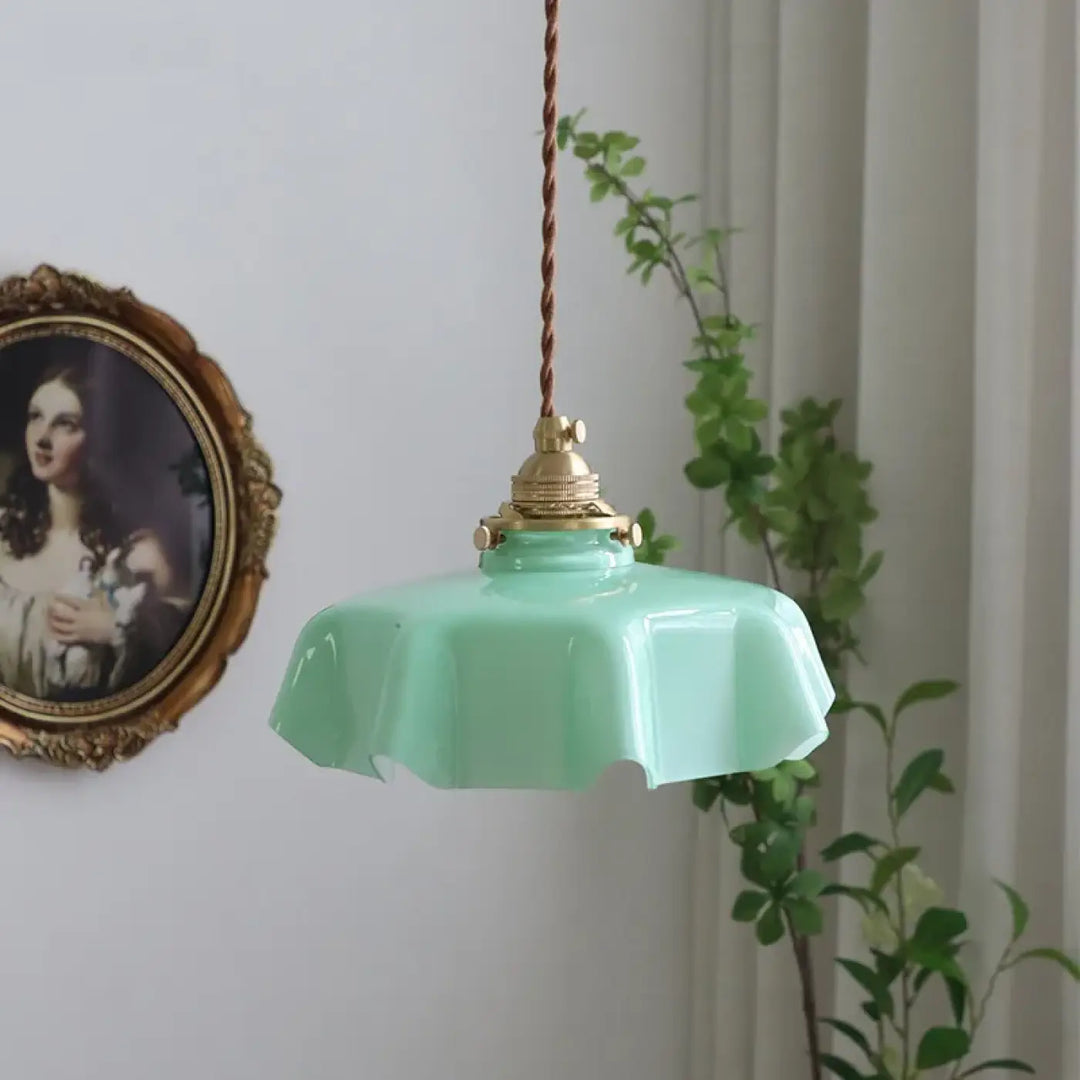 Suspension luminaire vintage crème en céramique ondulée

