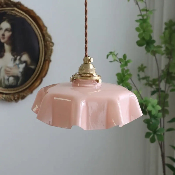 Suspension luminaire vintage crème en céramique ondulée

